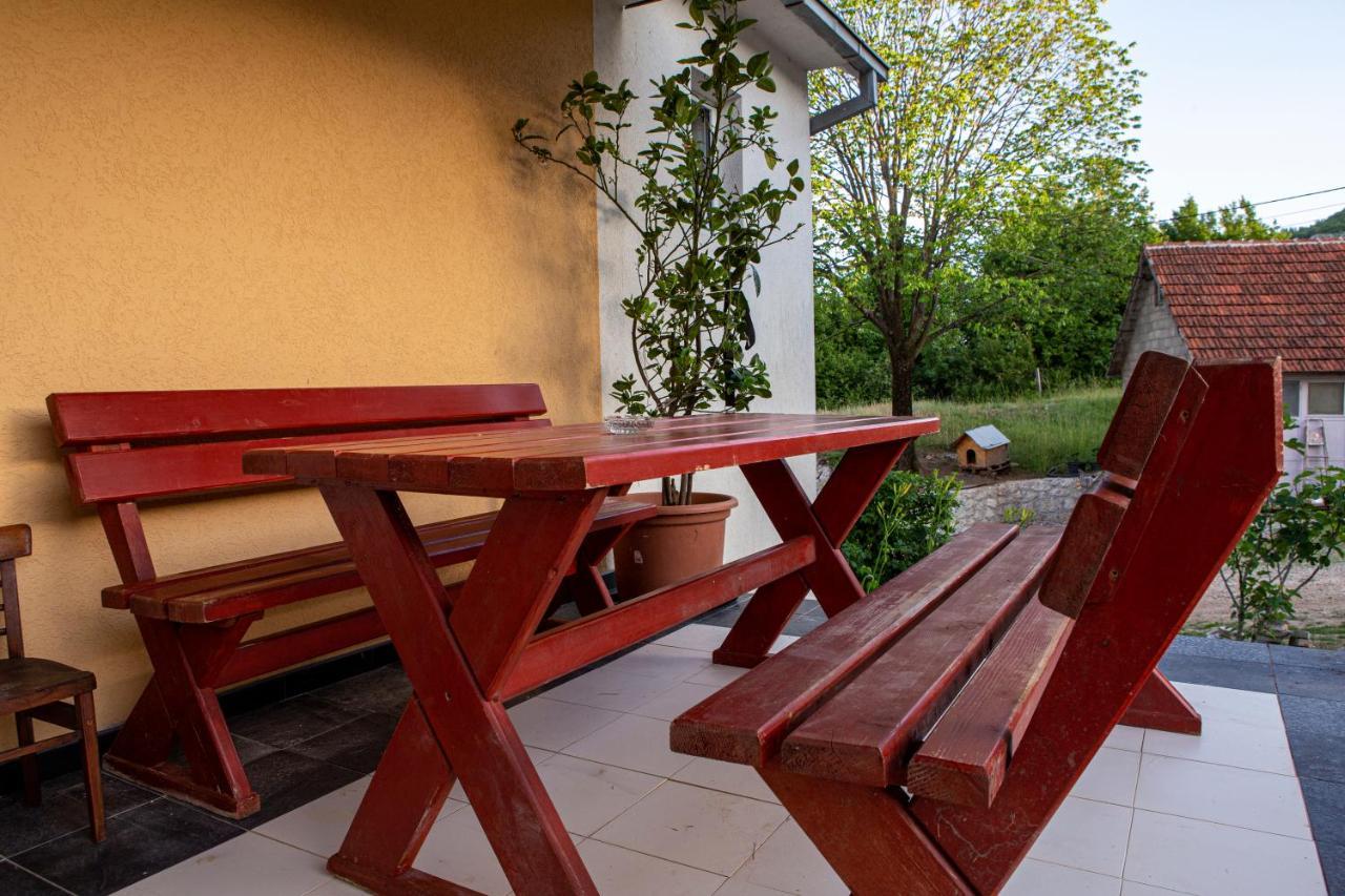 Maison d'hôtes Gazdinstvo Tadic à Nikšić Extérieur photo